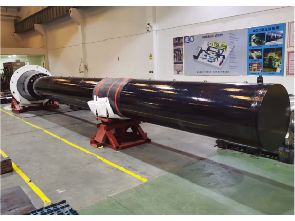 內(nèi)導式液壓鑄造機